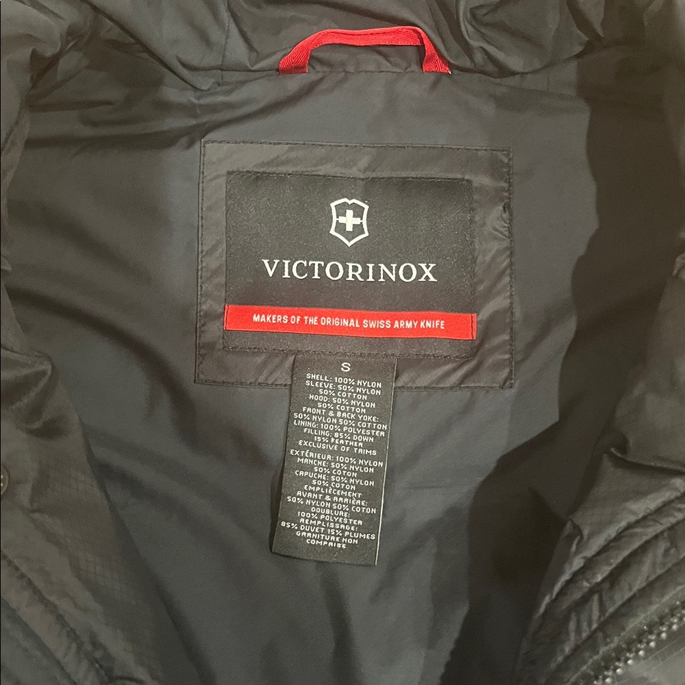 VICTORINOX Mill Convertible  2 IN 1 Jacket - Picture 7 of 8